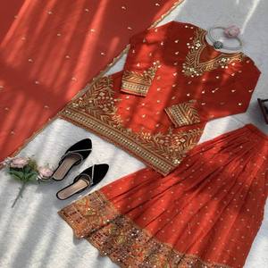 VASTRA COTTAGE Elegante Conjunto Kurti Sharara de Georgette con Bordado de Hilo de Lentejuelas, Forro Suave y Dupatta de Georgette a Juego - Product Image 4