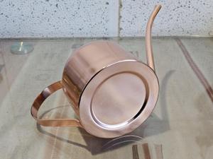 Contenedor de riego de cobre de primera calidad, perfecto para plantas bonsái y cuidado y decoración precisa de plantas de interior. Venta al por mayor desde India. - Product Image 5