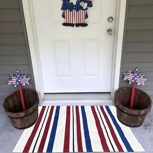 1 pièce Tapis de bienvenue patriotique du 4 juillet en tissu non tissé durable avec motif étoiles et rayures bleues, blanches et rouges - Product Image 5