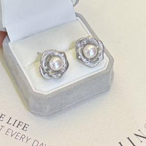 ต่างหูแบบติดหูรุ่นใหม่ ลายดอกคามิลเลีย ประดับด้วยงานฝีมือสามมิติแบบฝัง Haoshi - เครื่องประดับแฟชั่น ขายส่งและขายปลีก - Product Image 2