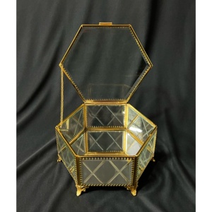 Boîte de rangement en laiton et verre design pour bijoux et cosmétiques, vente en gros, pour le rangement et la décoration - Product Image 3