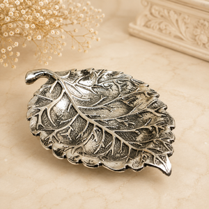 Plato de Metal Fundido Tradicional con Diseño de Hojas, Plateado Oxidado, para Frutos Secos, Centro de Mesa Decorativo, Adorno - Product Image 2