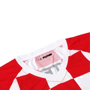 Uniforme de Fútbol Personalizado, Máxima Flexibilidad, Antiarañazos, Transpirable, de Secado Rápido, Flexible, Cómodo y Absorbente de Impactos - Product Image 3