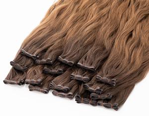 Extensiones de Cabello Humano Ondulado Marrón Claro, Trama Ultrafina, Tejido a Mano, Cabello Virgen con Cutícula Alineada - Product Image 1