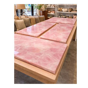 Exportateur indien vendant des carreaux de quartz rose à motif chevron de qualité supérieure, modernes, luxueux et tendance pour la décoration des murs et des sols - Product Image 1