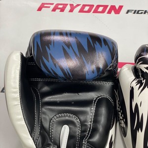 Nouveaux gants de boxe Muay Thai personnalisés entièrement imprimés, design jumeaux, pour entraînement, combat et sparring, en cuir de vachette véritable, gants MMA. - Product Image 2