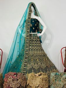 Opulento Glamorous Regal Bridal Wear Full Heavy Velvet Lehenga Jarkan Adornos Blusa larga Luxe Dupatta Boda para adultos - Product Image 2