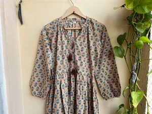 Vestido largo de algodón estilo casual con cuello en V, mangas largas, bordado floral y estampado a bloques, estilo indio, superventas 2026 - Product Image 4