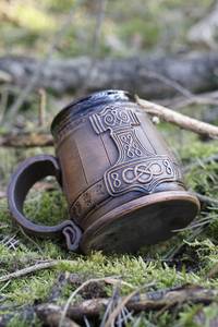 Tasse à bière Viking personnalisée en métal isolé avec résine, mug templier pour cadeaux promotionnels et amoureux - Product Image 4