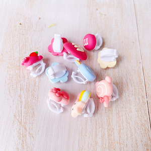 Breloques pour lacets d'ours fraise, Clips de chaussures de dessin animé, Boucles de chaussures, Décorations pour empeignes de chaussures, Accessoires de breloques florales pour chaussures - Product Image 3