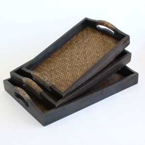 Juego de bandejas decorativas rectangulares de madera con incrustaciones de bambú y asas, estilo rústico, 2 piezas - Product Image 1