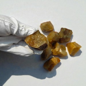 Pierre de guérison naturelle brute en aventurine jaune, pierres précieuses brutes dorées profondes pour le Reiki, l'équilibrage du chakra du plexus solaire, la méditation et la décoration - Product Image 4