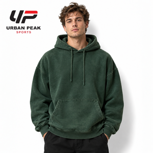 Sweat à capuche oversize élégant pour homme avec épaules tombantes, poignets larges côtelés et un style urbain contemporain. - Product Image 1