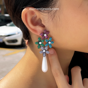 Elegantes Pendientes de Flores para Mujer, Chapados en Oro Blanco, con Circonita y Perla Artificial, con Plata de Ley 925 - Product Image 4