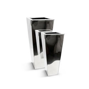 Juego de Jarrones Cuadrados Modernos de Acero Inoxidable AURORA con Acabado Espejado y Orificio de Drenaje para Decoración de Plantas Verdes en Interiores/Exteriores - Product Image 1