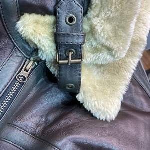 <b>Men's</b> Brown Genuine Leather <b>Shearling</b> Bomber <b>Jacket</b> Winter Fur Lined Aviator Style Flight <b>Jacket</b> OEM Manufacturer - Product Image 4