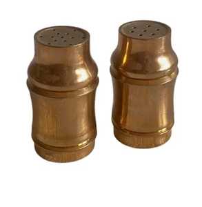 เครื่องบดเกลือพริกไทยแบบปรับความละเอียดได้ ผลิตจากโลหะสีเงินทรงเหลี่ยมทันสมัย ป้องกันการรั่วซึม ใช้กับเครื่องล้างจานได้ เป็นมิตรต่อสิ่งแวดล้อม วัสดุเกรดสำหรับอาหาร - Product Image 1