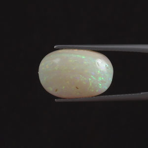 โอปอลสีขาวธรรมชาติ รูปทรงคุชชั่น 9 กะรัต ขนาด 18x11.5 มม. ได้รับการรับรองจาก IGI  ผ่านการเคลือบแว็กซ์/น้ำมัน เหมาะสำหรับทำเครื่องประดับ - Product Image 1