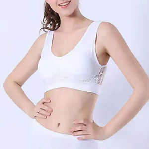 เสื้อชั้นในกีฬาสีดำแบบมีแผ่นยางยืดและสายกว้างเพื่อการรองรับและสวมใส่สบาย บราคุณภาพสูงสำหรับผู้หญิง ขาย - Product Image 5