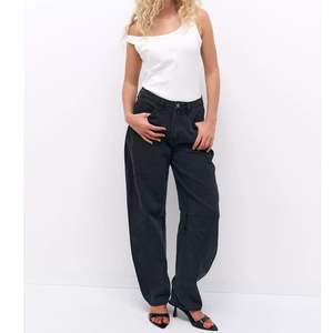 Nouveau Jean Noir Femme Coupe Ample Taille Haute Style Urbain Denim Personnalisé Vente en Gros Vintage Lavé - Product Image 1