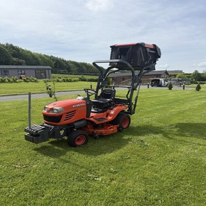 Mini Tractor Kubota G26 II Resistente con Sistema 4x4 Diseñado para Cortar Césped en Terrenos Agrícolas y Trabajos Pesados al Aire Libre con Eficiencia - Product Image 5