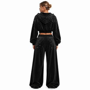 Ensemble de vêtements de détente en velours scintillant pour femmes, inspiré des créateurs, avec sweat à capuche zippé personnalisé et pantalon coupe décontractée, orné de strass - Product Image 2