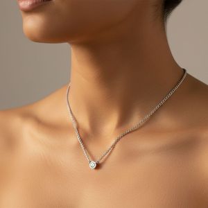 Collier solitaire serti de pierres rondes brillantes de 0,25 carat. - Product Image 1