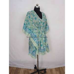 Kaftan élégant décontracté en coton léger et respirant, imprimé floral fait main, style bohème, réversible, longueur totale, col en V, avec cordon de serrage - Product Image 5