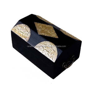 Lujoso joyero de madera negro y dorado con diseño elegante Estilos y tamaños versátiles a precios asequibles - Product Image 5