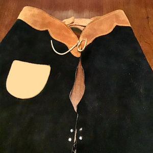 Chaps de cowboy longs en cuir véritable de haute qualité avec fermeture à boutons-pression, design personnalisé pour l'équipement d'équitation, vente en gros - Product Image 2