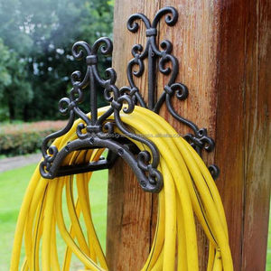 ที่แขวนสายยางติดผนังลายดอกไม้ สำหรับตกแต่งมุมสวน เพิ่มบรรยากาศกลางแจ้ง - Product Image 4