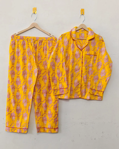 Conjunto de Pijama de Dos Piezas de Manga Larga para Mujer, Elegante, de Algodón Puro con Estampado Sanganeri en Amarillo Vibrante, de Secado Rápido y Transpirable - Product Image 1