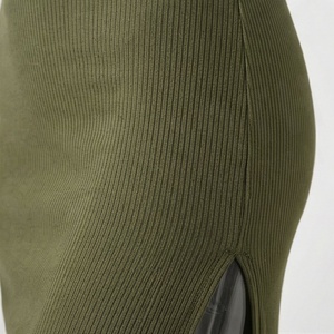 Jupe crayon côtelée vert olive pour femme, longueur genou, taille élastique avec fente latérale, à porter toute l'année - Product Image 5