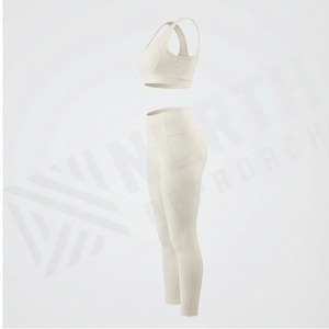 Ensemble de yoga réversible personnalisé et tendance à motif uni pour adultes grandes tailles – Tenue de sport et d'exercice pour la gym et le fitness - Product Image 3