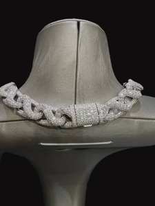 Cadena Cubana de Alta Calidad de 20 mm, Certificada por GRS, con Moissanita VVS de Corte Brillante, Chapada en Rodio sobre Plata de Ley 925 - Product Image 5