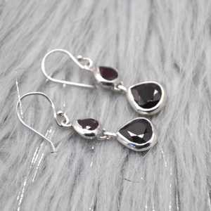 ต่างหูเงินแท้ 925 ประดับโกเมนสีแดง ดีไซน์น่ารัก เหมาะสำหรับเป็นของขวัญงานปาร์ตี้ ทำด้วยมือ แบบห้อย สำหรับผู้หญิง ขายส่งในราคาที่ดีที่สุด - Product Image 1