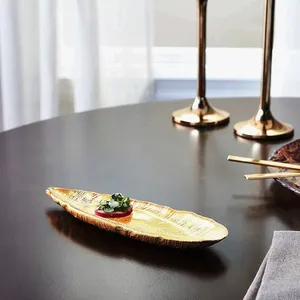 Plateau de petit-déjeuner de luxe fait main pour les chambres d'hôtel, les resorts, les villas et les services d'hôtellerie haut de gamme, décoratif en forme de feuille plaqué or - Product Image 3