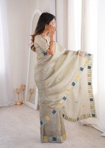 Sari en soie Gold Crush avec broderie multicolore et bordure à motifs – Finition découpée par des artisans - Product Image 5