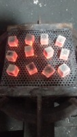 Le choix idéal pour les passionnés de barbecue et de chicha : charbon de bois en briquettes indonésien de qualité supérieure, provenant d'Indonésie.