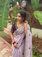 Sari indien traditionnel de créateur, broderie et sequins, pour femme, idéal pour mariage et fêtes, avec chemisier cousu, matériaux recyclés, tout inclus.