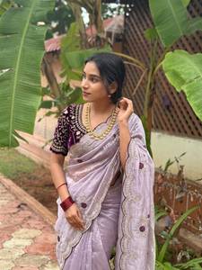Sari indien traditionnel de créateur, broderie et sequins, pour femme, idéal pour mariage et fêtes, avec chemisier cousu, matériaux recyclés, tout inclus. - Product Image 5