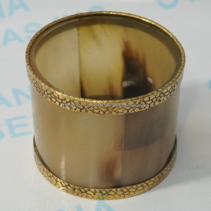 Brazalete de Diseño en Latón y Cuerno, Hecho a Mano, Ancho, Estilo Tribal, Joyería Elegante para Mujer, Regalo - Product Image 4