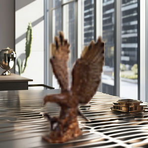 Figurine d'aigle en laiton doré réaliste de Shubham, construction solide, couleur et taille personnalisées, décoration de bureau, sculpture - Product Image 3