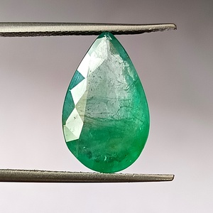 Esmeralda Zambiana Natural de 6.90 Quilates, Corte Pera Facetado, Piedra Preciosa Suelta - Product Image 4