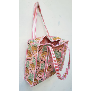 Bolso Tote de Algodón Acolchado con Estampado de Leopardo Rosa, Hecho a Mano en India, Sostenible, Duradero y Ligero para Oficina o Universidad - Product Image 1