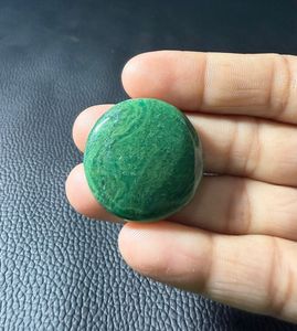 Colgante de Gema de Cristal Suelta de Jade Verde Natural Redondo Cabujón con Cambio de Color y Propiedades Curativas para Fabricación de Joyas - Product Image 2