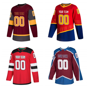 Camiseta de Hockey sobre Hielo Roja Personalizada para Hombre, Manga Larga, Impresión Sublimada, Malla Transpirable, Cuello en V, Diseño con Números de Equipo para Adultos - Product Image 4
