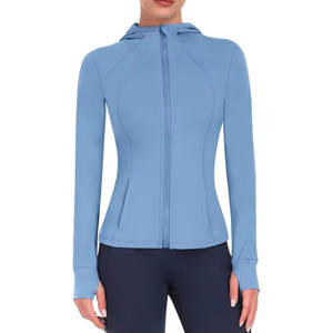 Chaqueta de yoga elegante para mujer, con cremallera completa, tela ligera, transpirable, corte ajustado, para correr, fitness y entrenamiento. - Product Image 1
