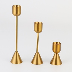 Juego de Portavelas de Aluminio Dorado de Lujo, 2 Candelabros de Metal, Centro de Mesa para Bodas, Cumpleaños, Cenas, Ecológico - Product Image 2