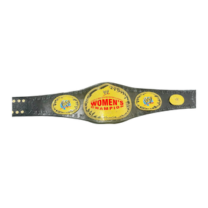 Ceinture de championnat féminin WWE - Ceinture sportive personnalisable avec détails dorés - Article de collection haut de gamme pour les fans de la WWE - Product Image 1